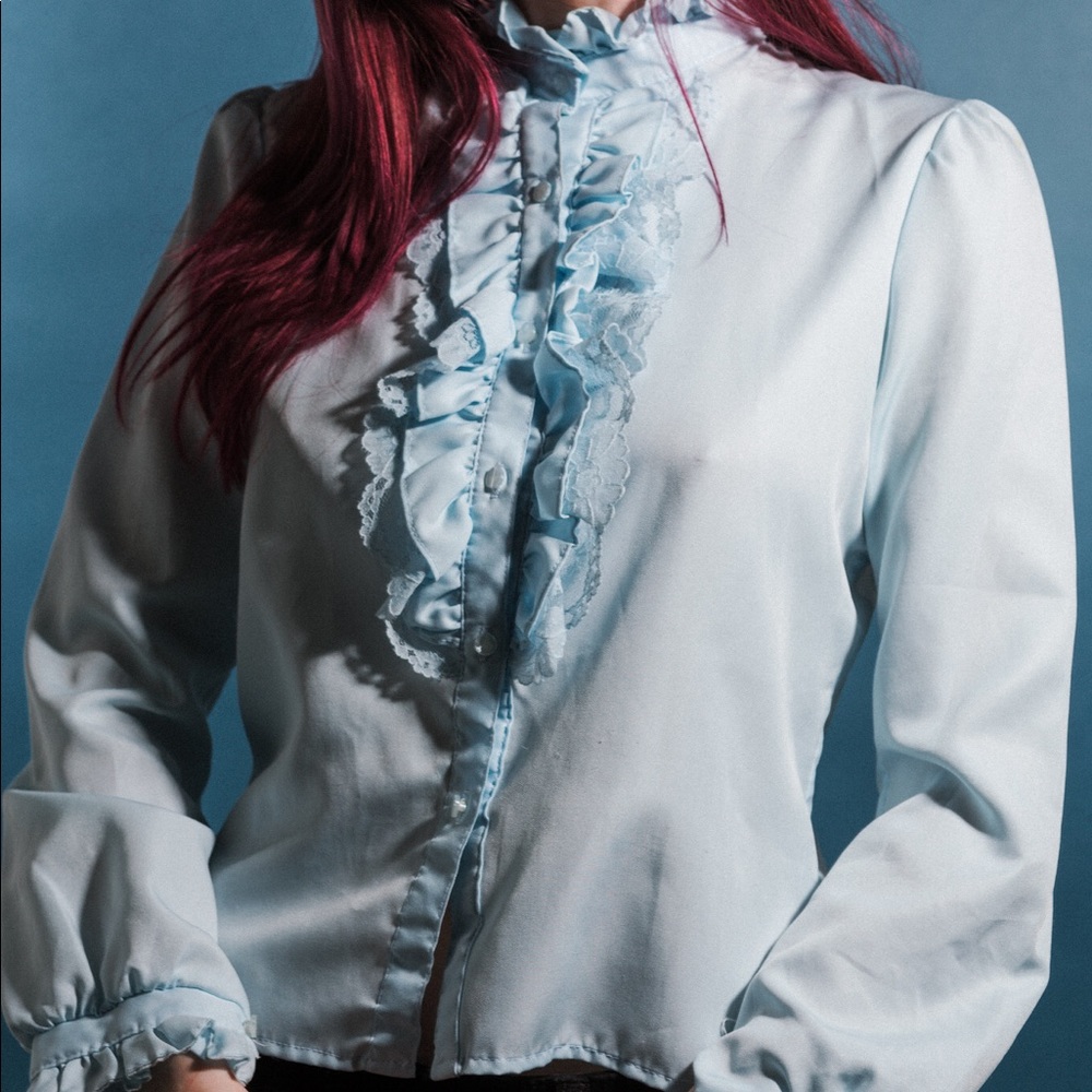 Long sleeve blouse with frills